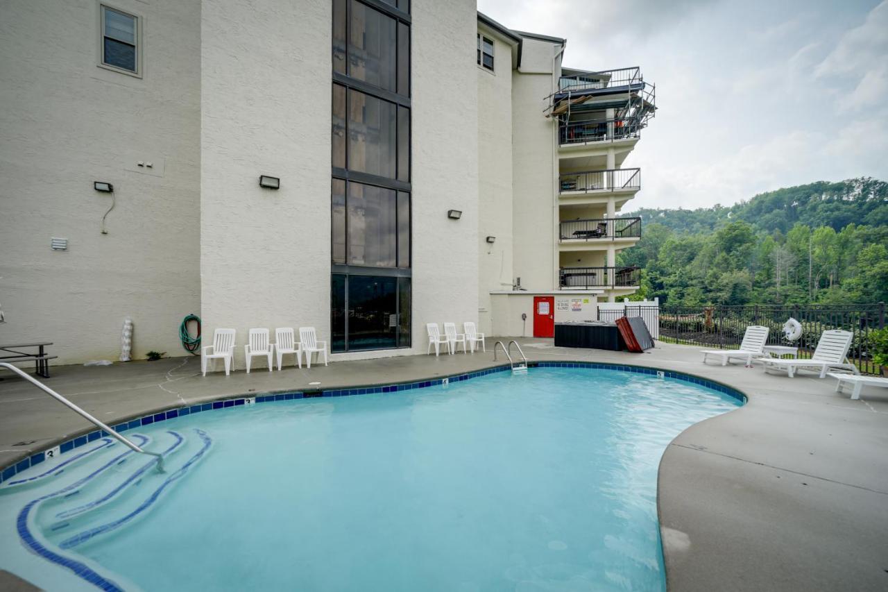Stylish Gatlinburg Condo With Pool Walk Downtown! المظهر الخارجي الصورة
